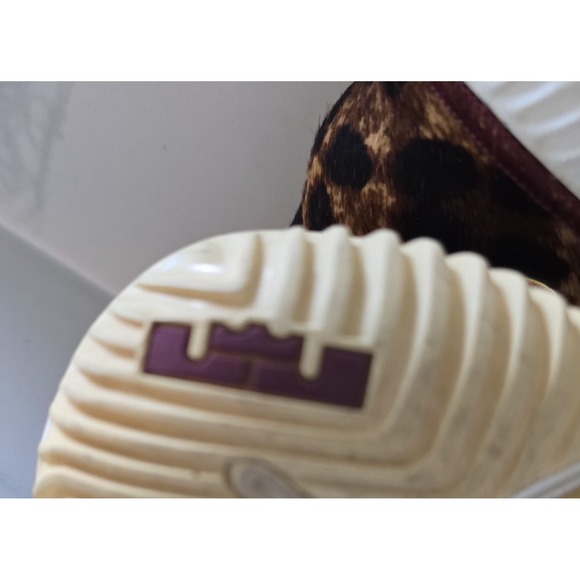 Nike LeBron 16 King James Team Red Animal Print AO2588-601 Men's Size 13 - Picture 7 of 7